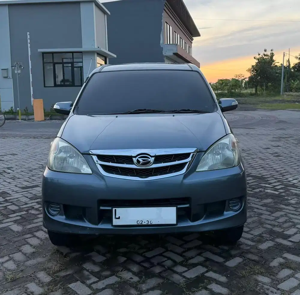 Daihatsu xenia xi 2010 matic abu metalik