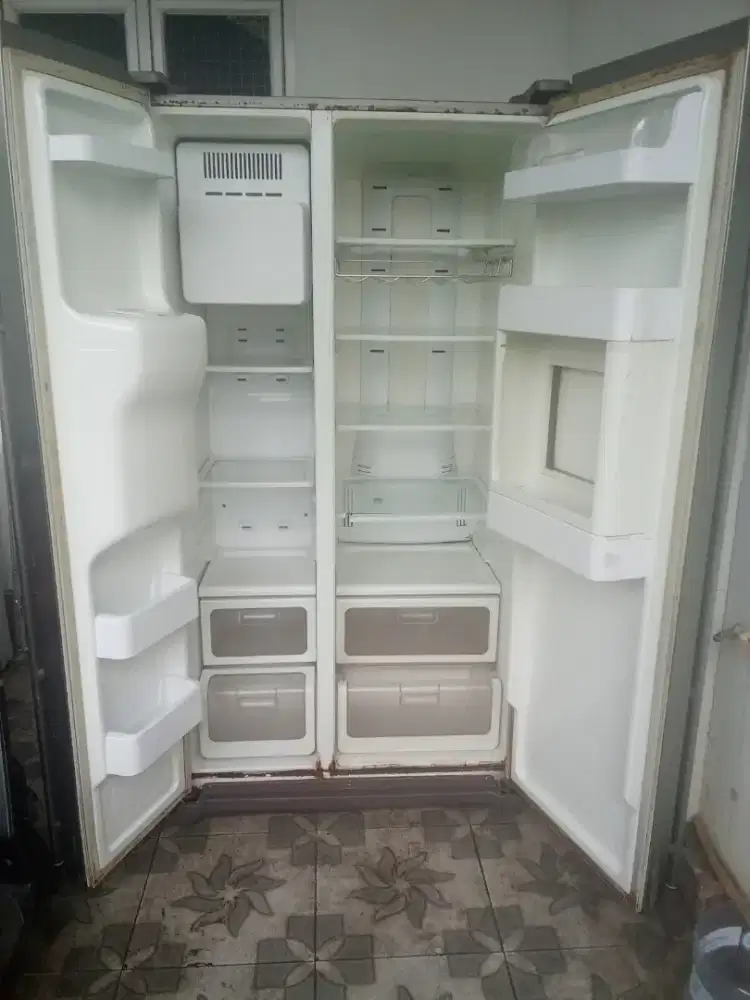 Kulkas side by side merk samsung