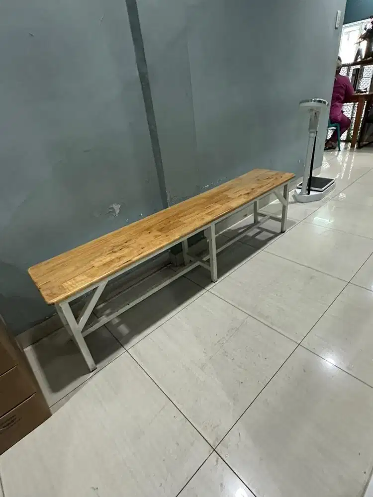 Bangku panjang bahan kaki besi