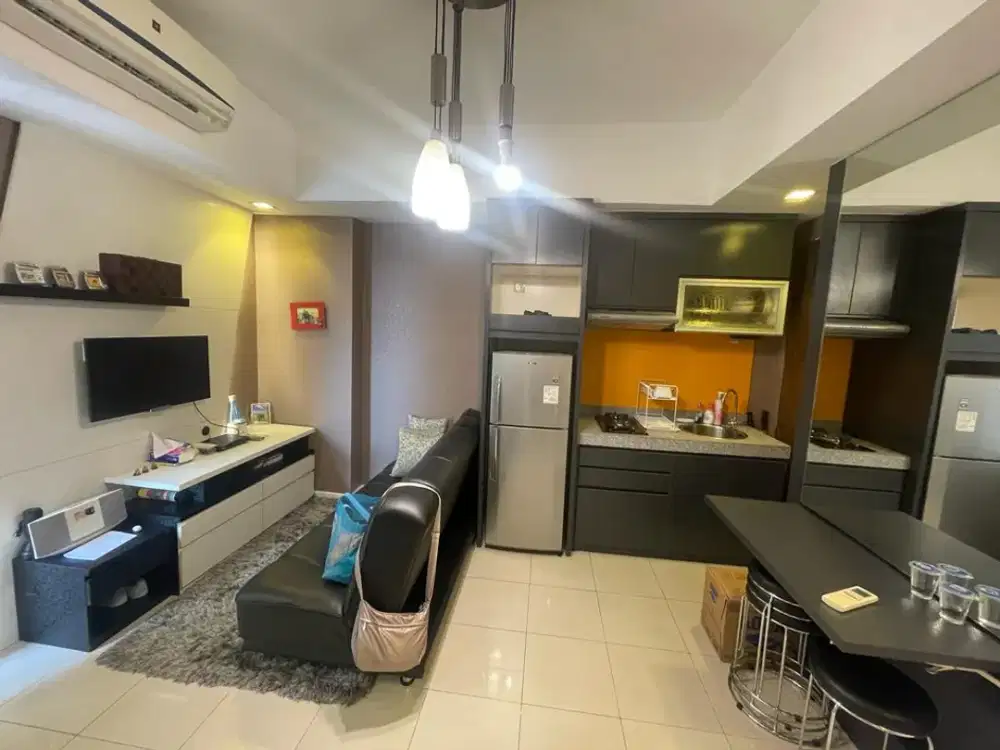 ready disewakan apartemen green lake sunter,tipe 2bedrooms full furnished,view kolam renang,AC 3,waterheater,28jt/6bulan