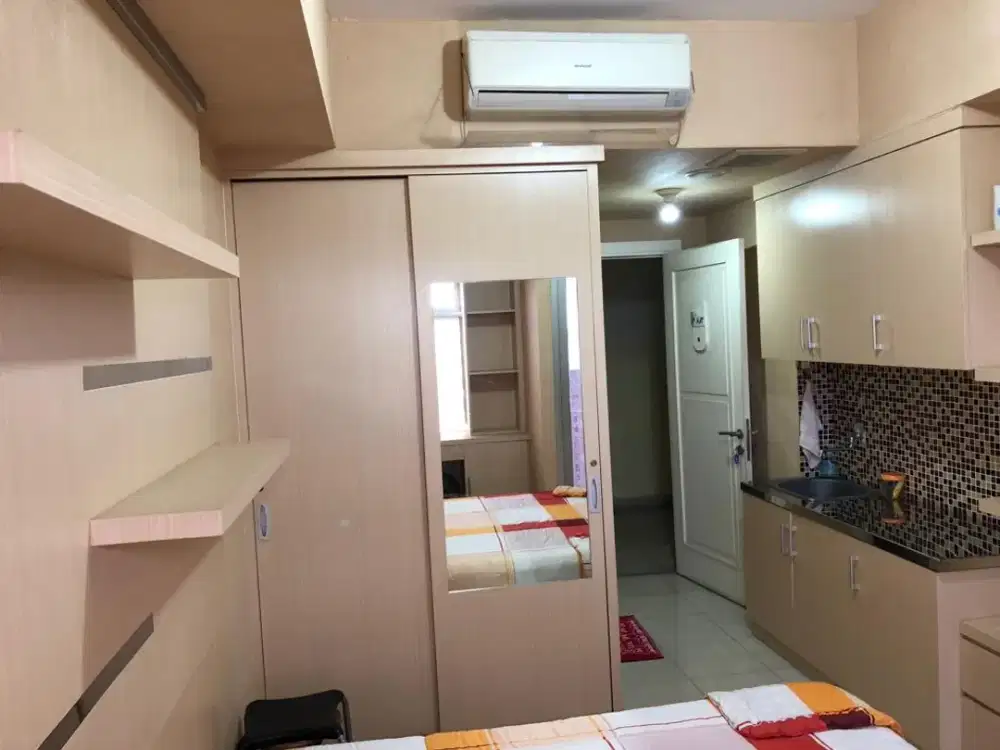 disewa unit apartemen green lake sunter,studio furnished,lantai rendah,view city,Ac dan waterheater