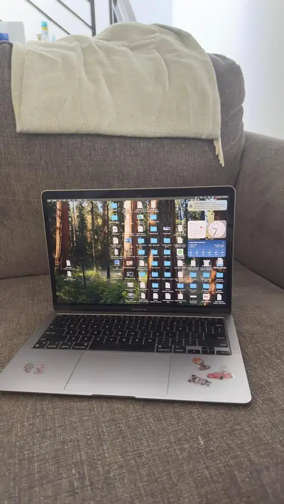 DIJUAL MACBOOK AIR 13 M1 8GB/256GB