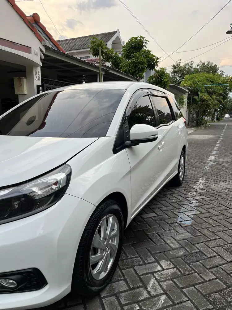 Honda Mobilio 2019 Bensin AT Putih - harga cash