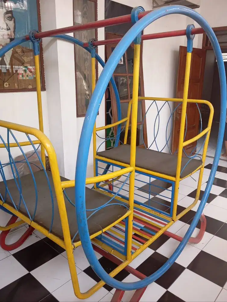 Ayunan Bulat Besi Anak TK/PAUD – Kondisi Kokoh & Siap Pakai