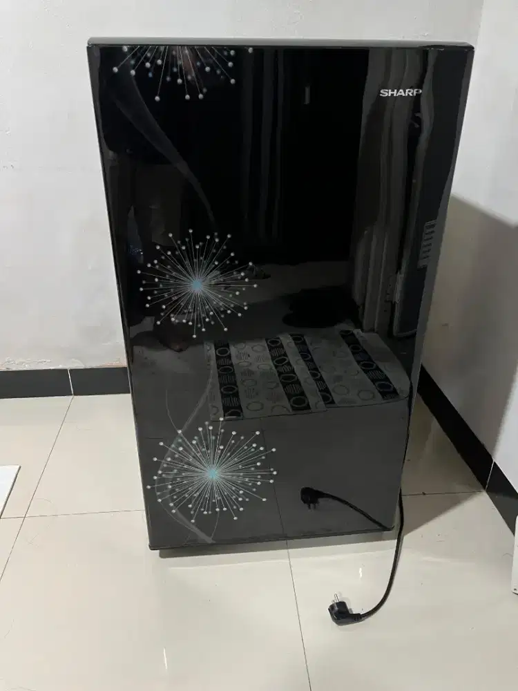 JUAL KULKAS SHARP MASIH GARANSI BELUM PERNAH SERVICE
