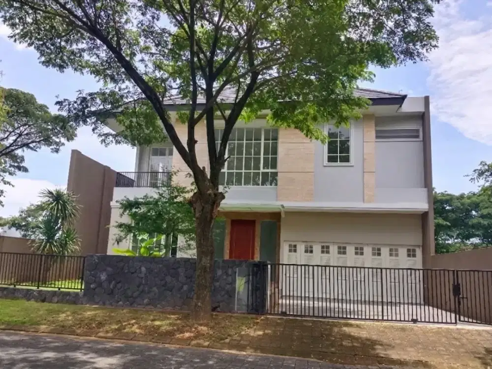 jual rumah mewah 2 lantai di Graha Natura Surabaya barat