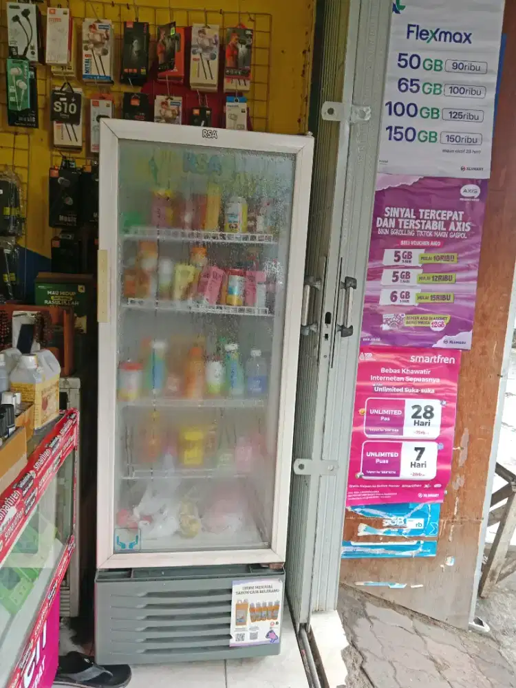 Showcase lemari es pendingin