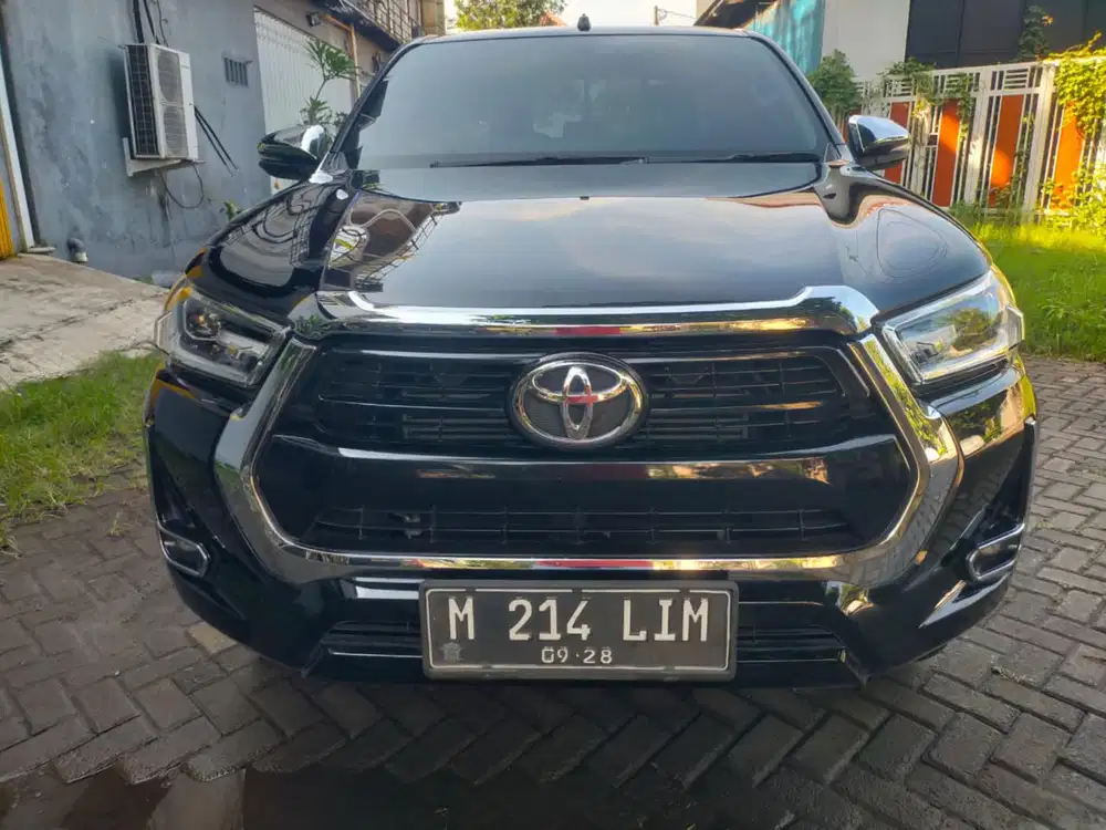 Toyota Hilux V 2023 AT 4x4 Istimewa