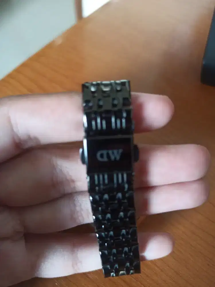 Jam tangan Daniel Wellington DW