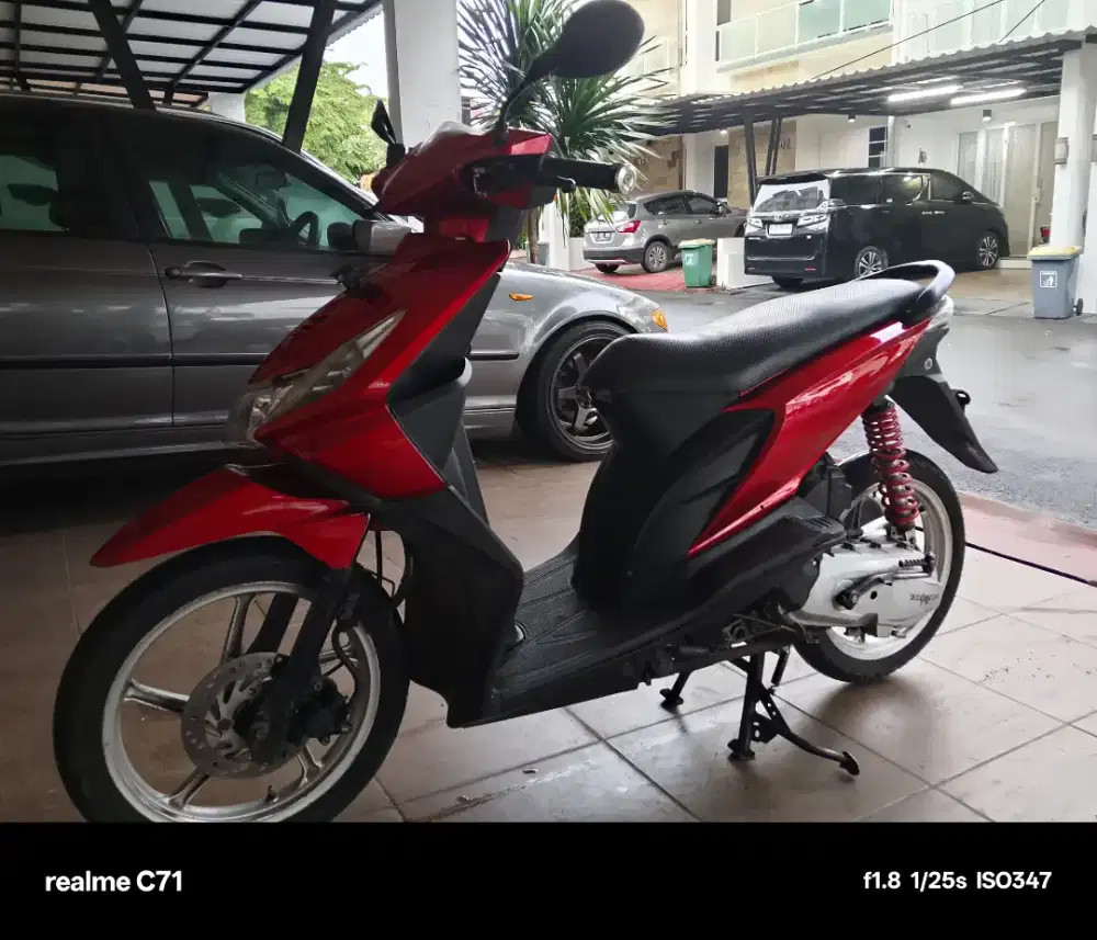 Beat karbu 2011 merah