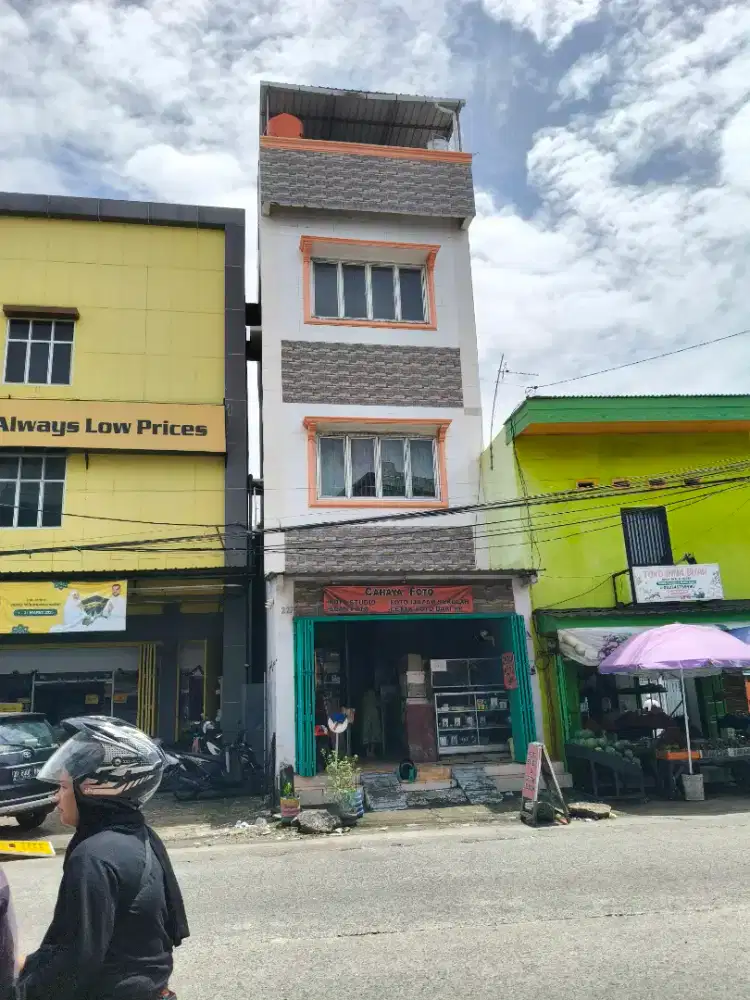 jual rumah lokasi sangat strategis