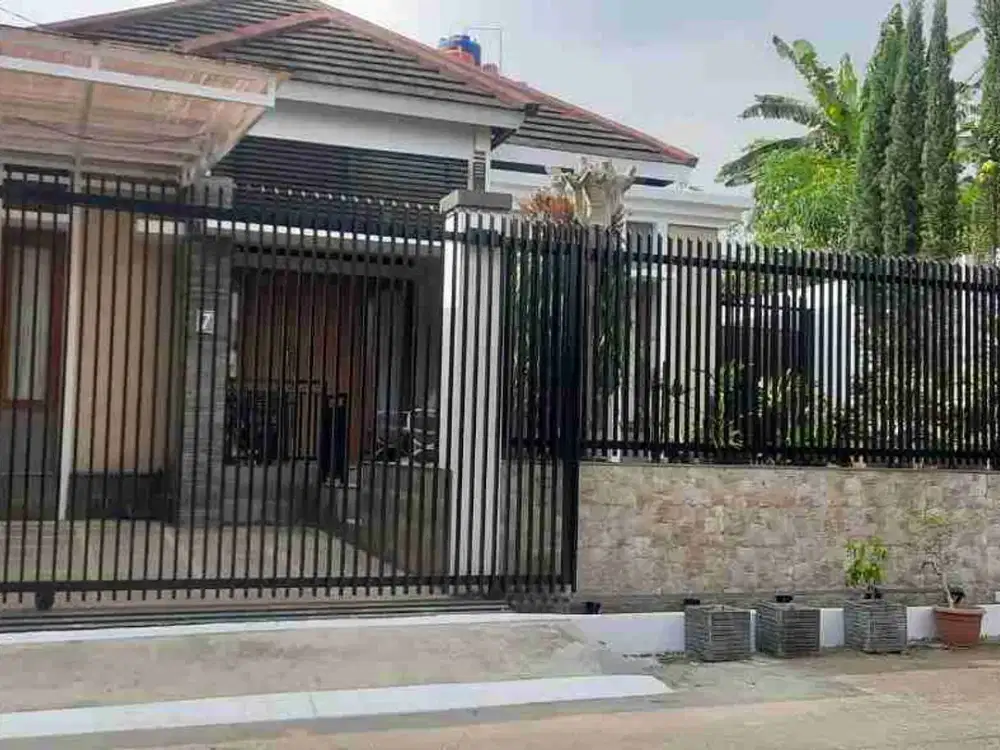 Rumah Cantik Komplek gegerkalong  Setiabudi kota bandung