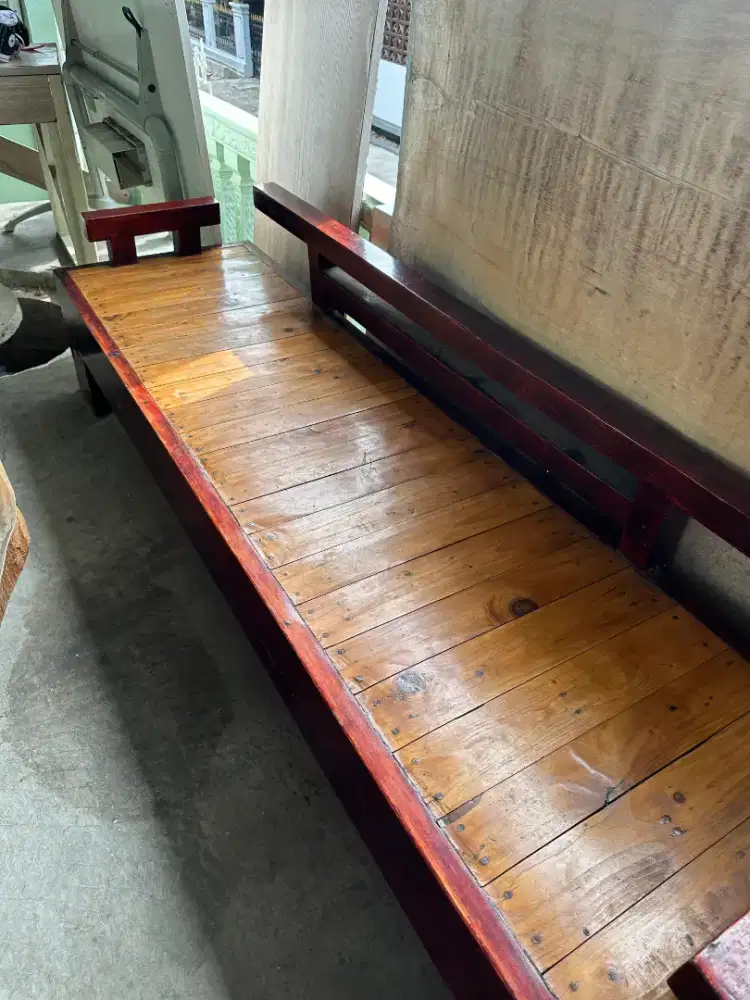 Kursi Panjang Kayu Pinus/ Jati Belanda