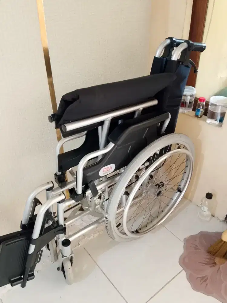 Kursi roda traveling