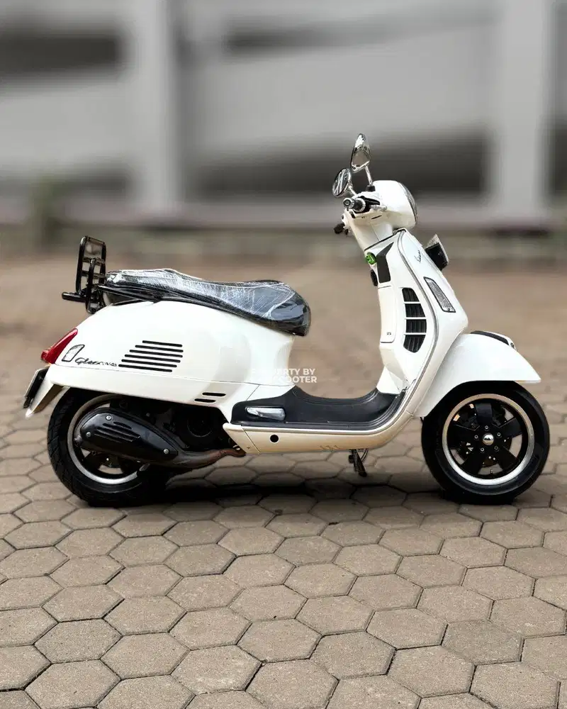 VESPA GTS 150 3V 2015 TERMURAH