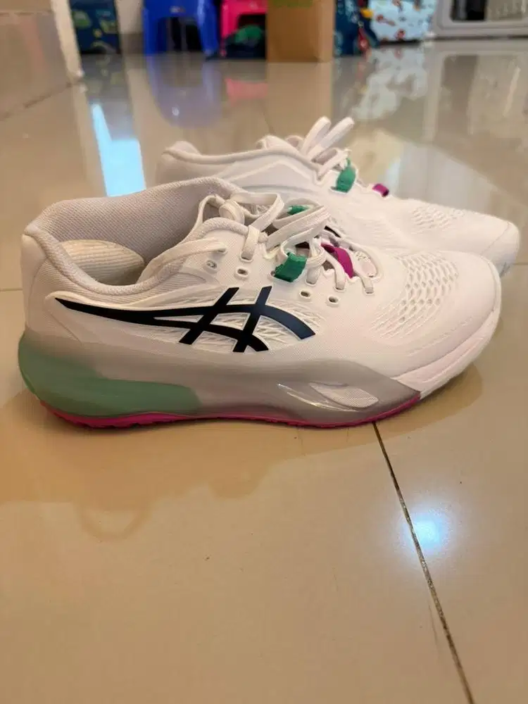 Sepatu Tenis Asics
