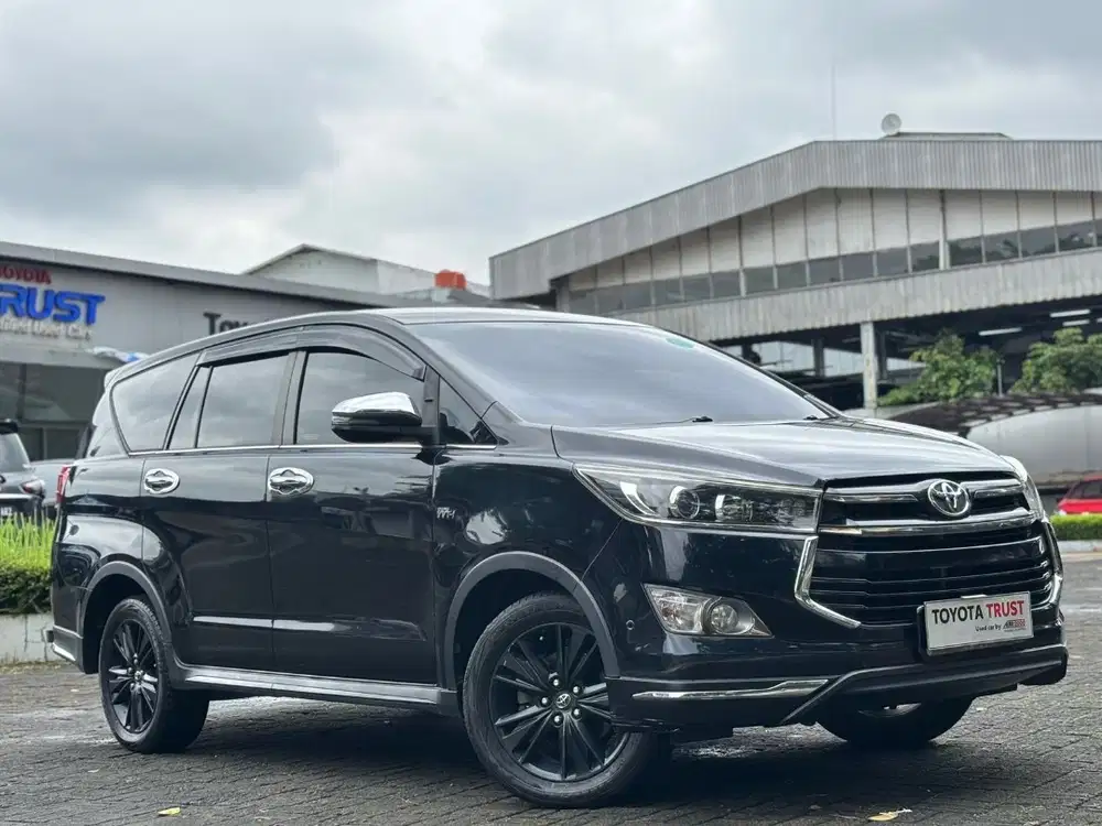 Toyota Innova Venturer AT Bensin 2017 Termurah
