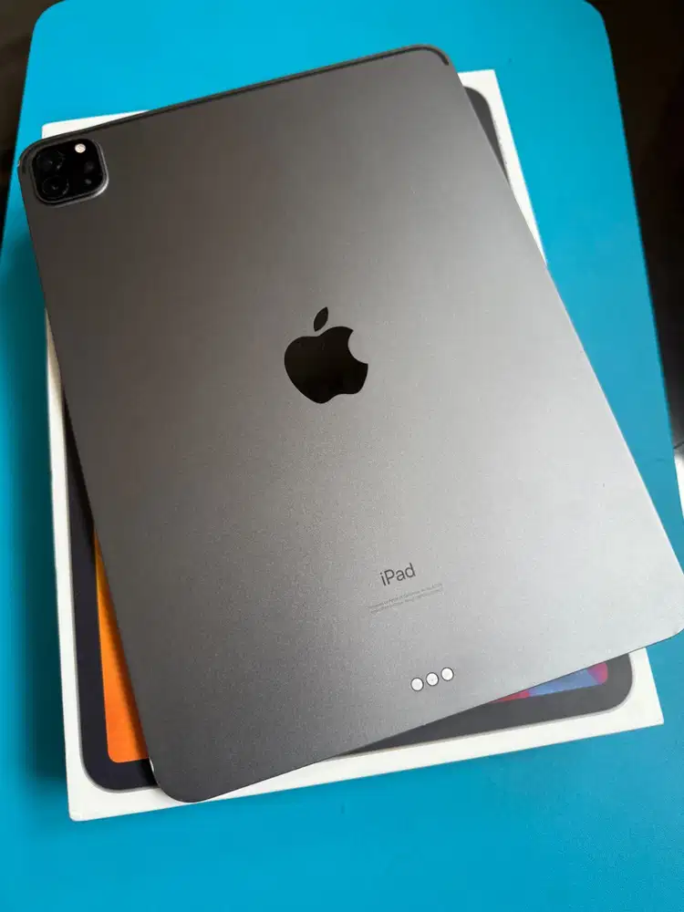 Ipad Pro 2nd generation termasuk Magic Keyboard