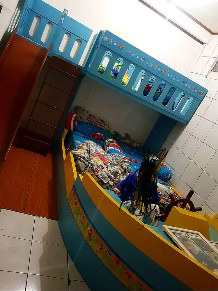Tempat tidur anak bentuk Kapal
