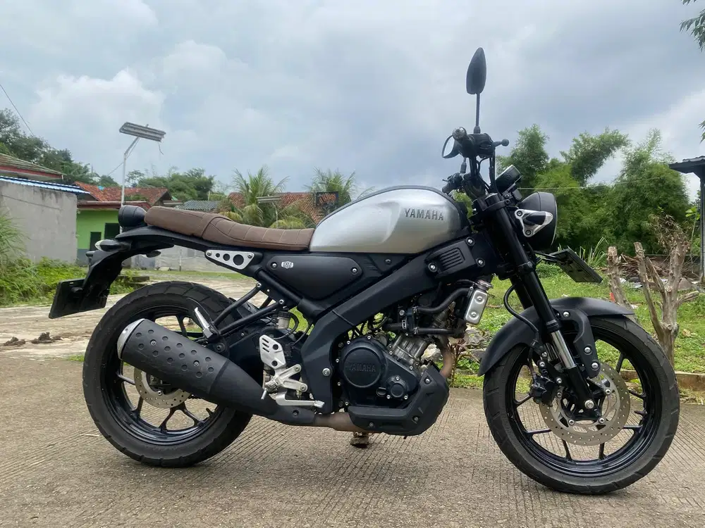 58@: DP:750RB B DKI YAMAHA XSR155 SILVER