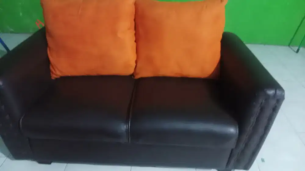 Sofa 1 besar, 2 kecil
