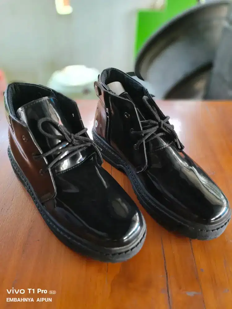 sepatu pdh baru handal