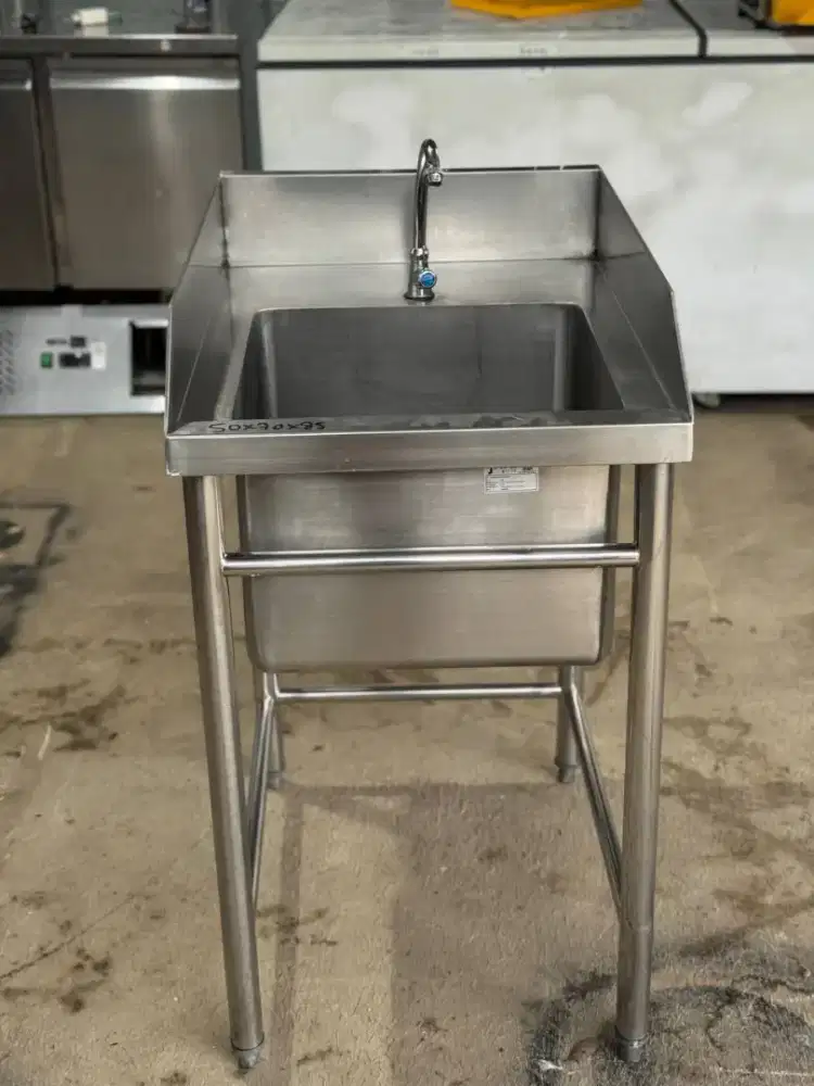 Sink 1 Lubang Include Kran
Uk 50x70x85
Lubang 40x40x30

Harga 2,1jt