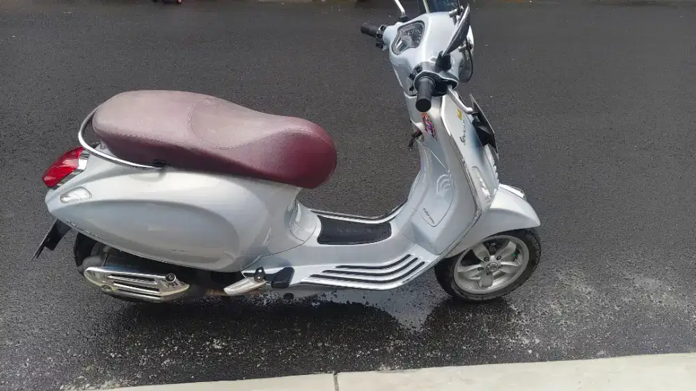 VESPA PRIMAVERA 150CC I-GET TAHUN 2016 (SECOND)