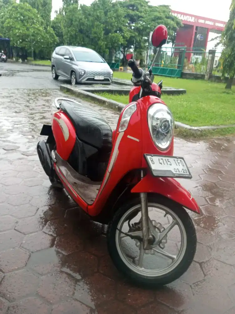 Scoopy 2015 lengkap