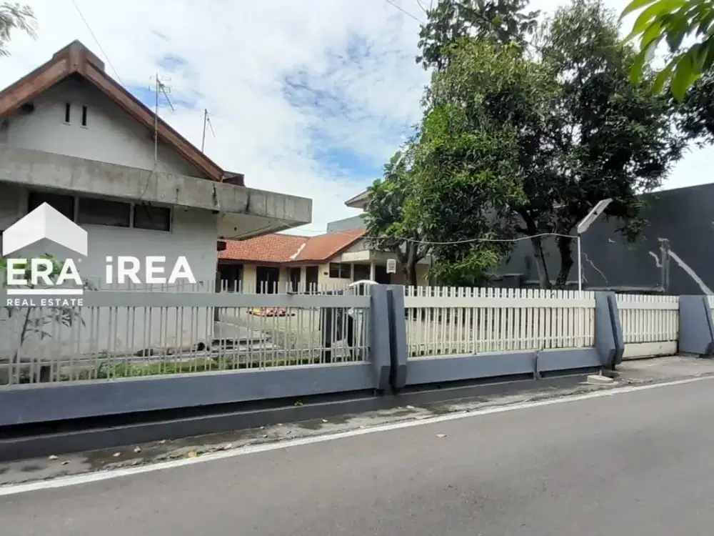 DIJUAL RUMAH DI NUSUKAN SURAKARTA