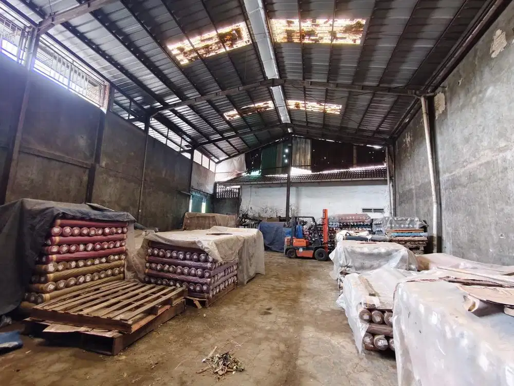 Disewakan Gudang Strategis Keluar Tol Kopo