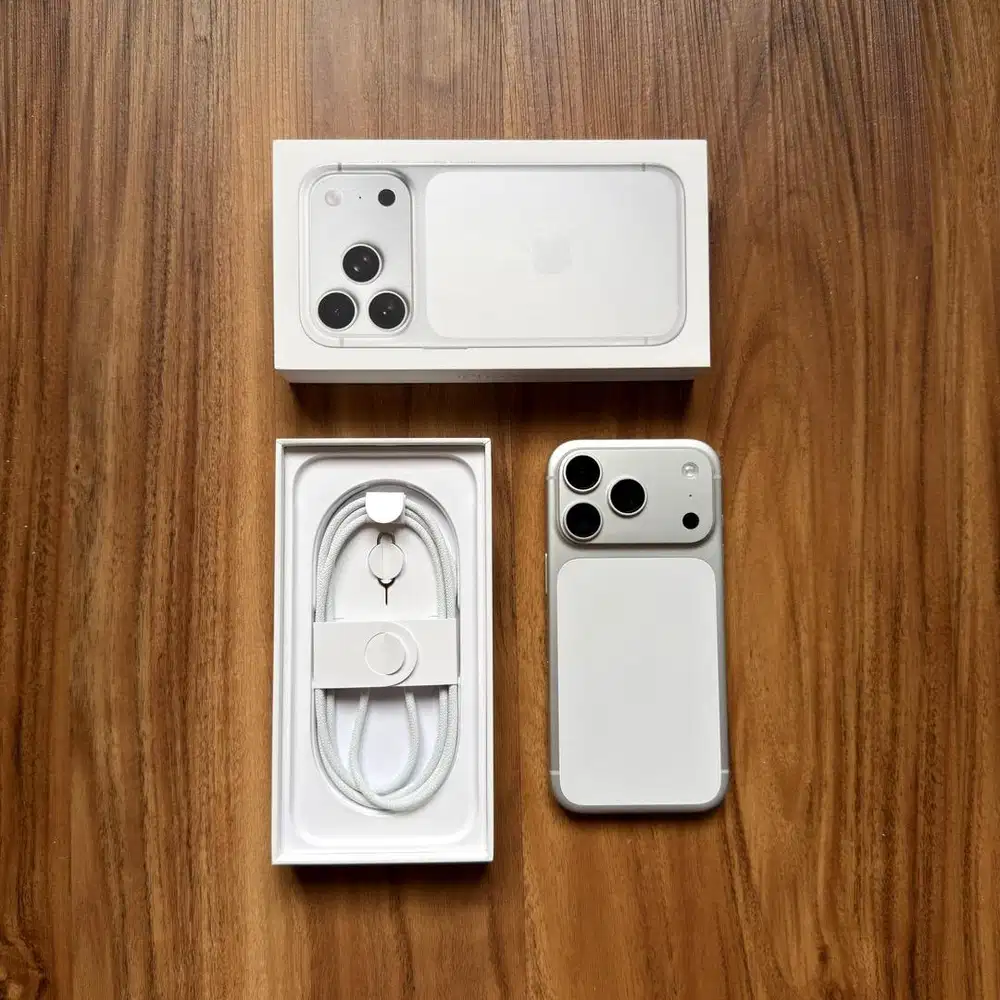Jual iPhone 17 Pro 256 GB Silver Resmi Ibox Like New