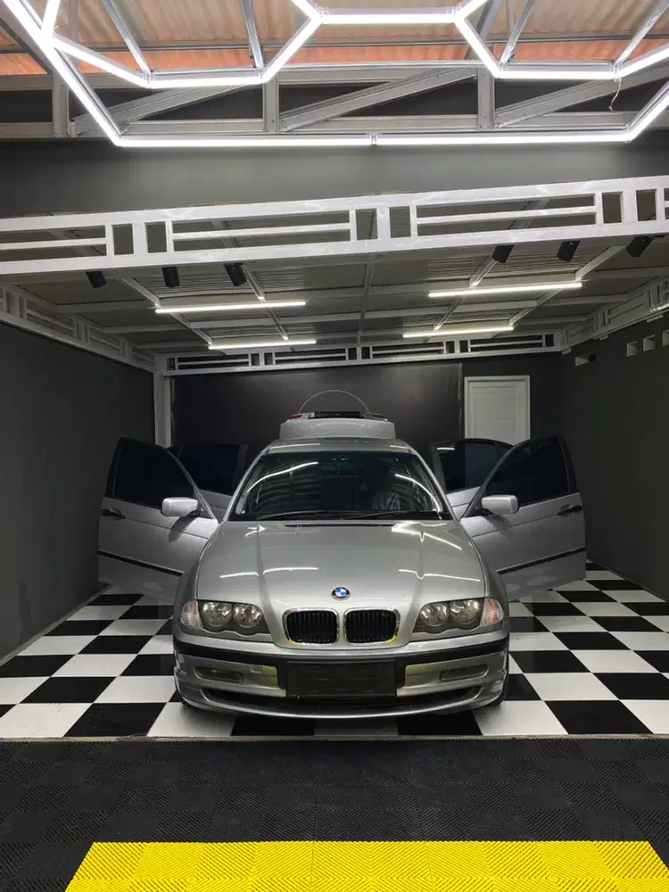 BMW 318i 2002 Bensin