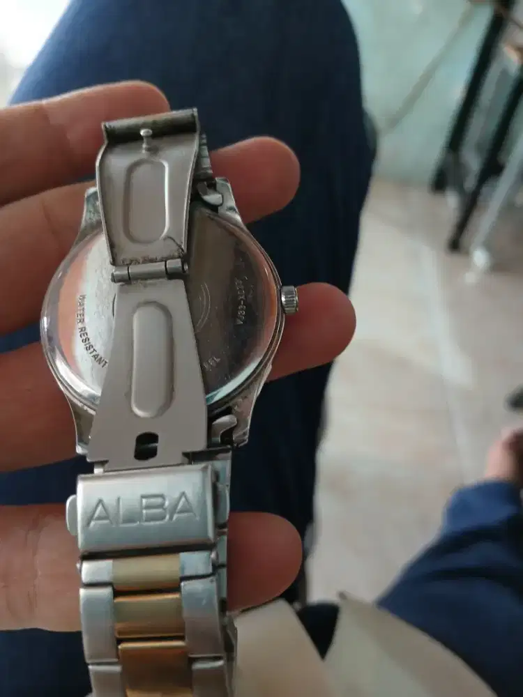 Jam tangan Alba Ori masih mulus terawat