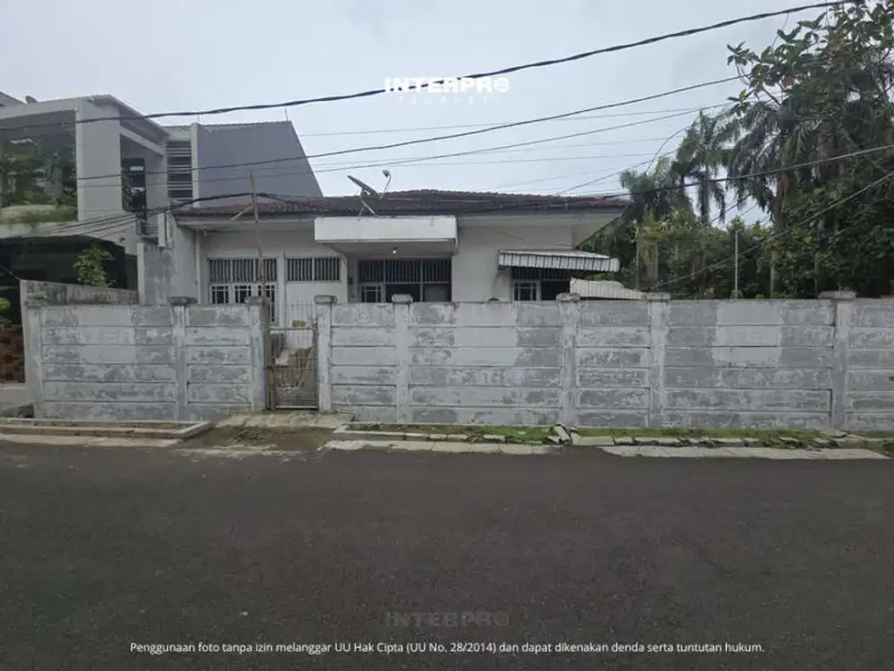 Rumah Hook Hitung Tanah Dijual Cepat Taman Meruya Ilir Kembangan - Luas 255m2