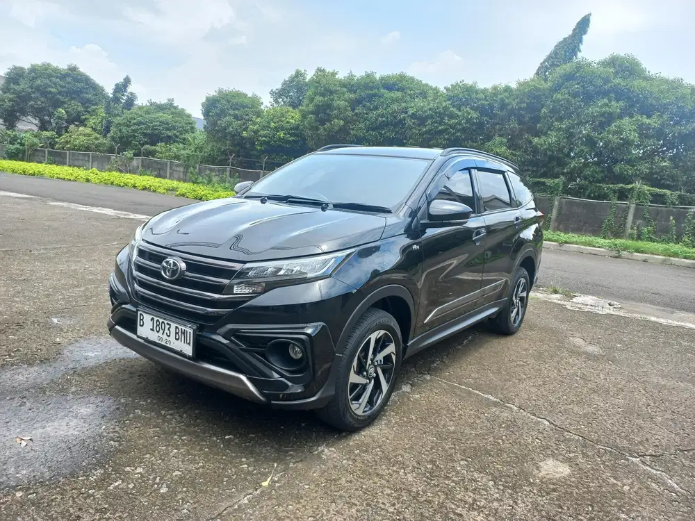 [MURAH DP 8Jt] Toyota Rush GR AT 2022, Hitam