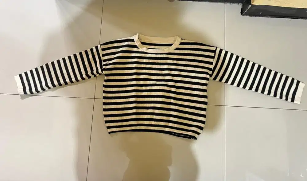 Sweater rajut lembut