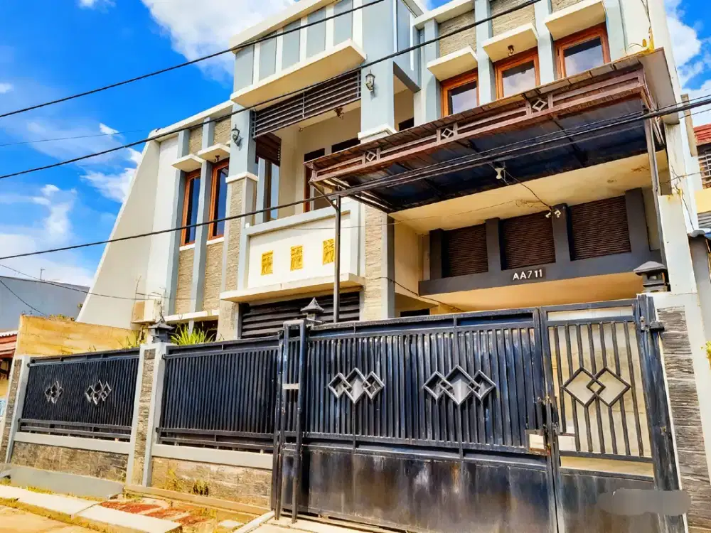 Rumah MEGAH dalam komplek Housing pondok gede
