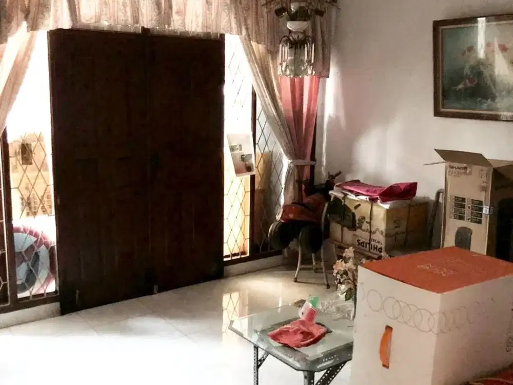 Dijual Rumah Kebon Jeruk, Jakarta Barat     Di Belakang Permata Hijau