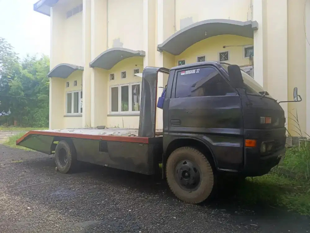 Truk towing Isuzu bison 120ps tld58 1994