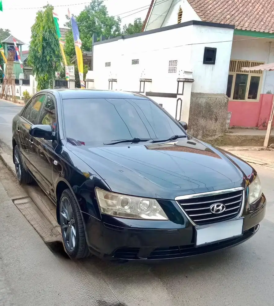 Dijual Hyundai Sonata 2010 Bensin