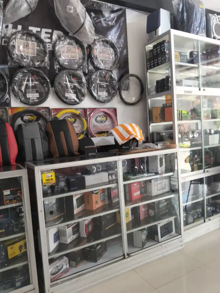 Teknisi mobil dan variasi