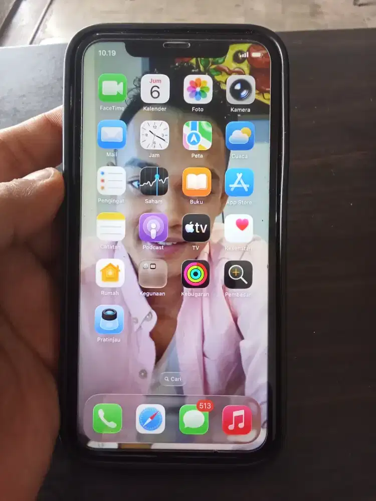 Ip 11 merah menyala mulus bgt  brang ex iBox