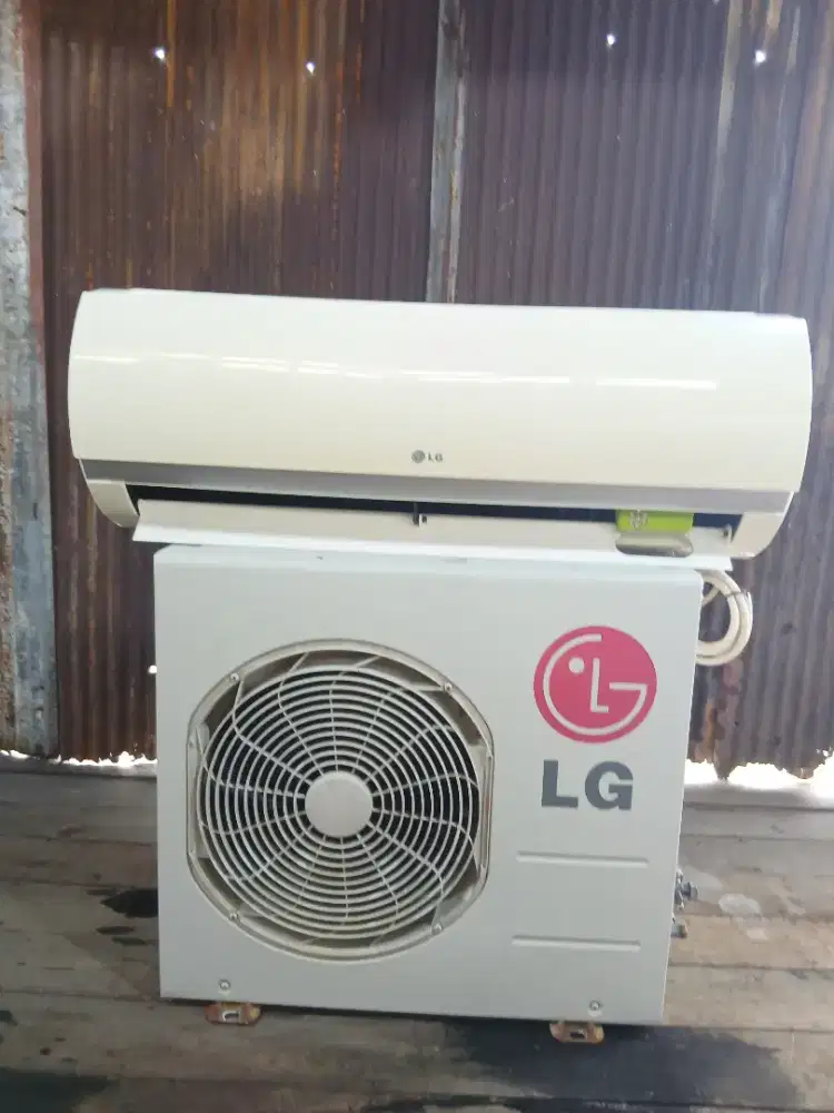 MENJUAL AC BEKAS 1/2 PK KOMPLIT