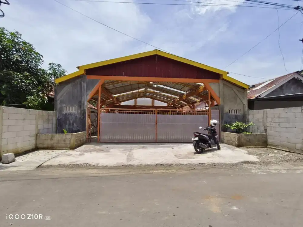 Disewakan Rumah Bangunan Baru Halaman Parkir 8 Mobil Area Purwokerto Selatan