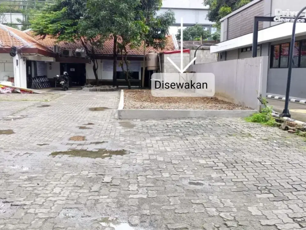 Disewa  Untuk Tempat usaha,lokasi sangat strategis ,parkir luas,  sangat cocok untuk usaha , restaurant , barber shop , reflexi , dealer motor ...dsb