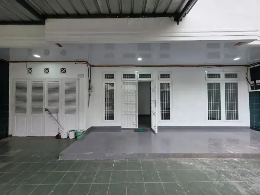 DIJUAL Cepat Rmh  Taman Palem Lestari Blok B , jakarta Barat