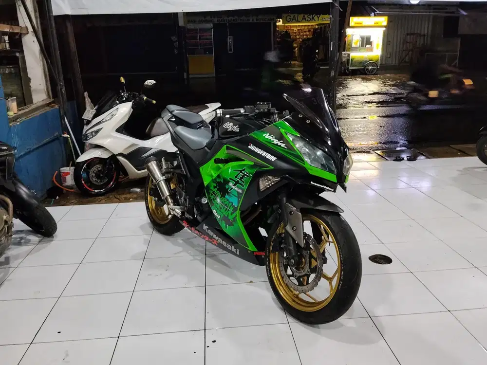 jual cepat kawasaki ninja 250 super mulus