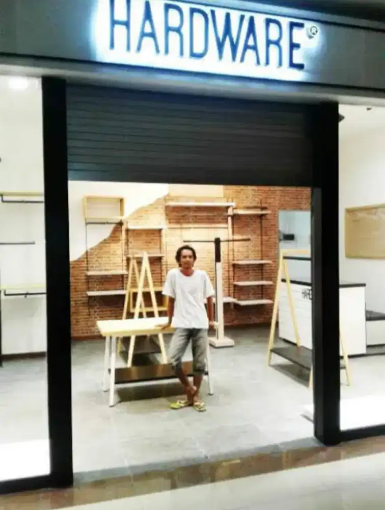 Costume display toko baju