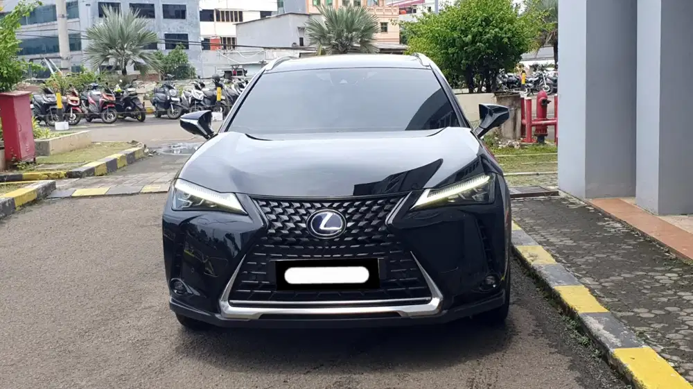 Km27rb lexus ux300 electric ev 2022 hitam